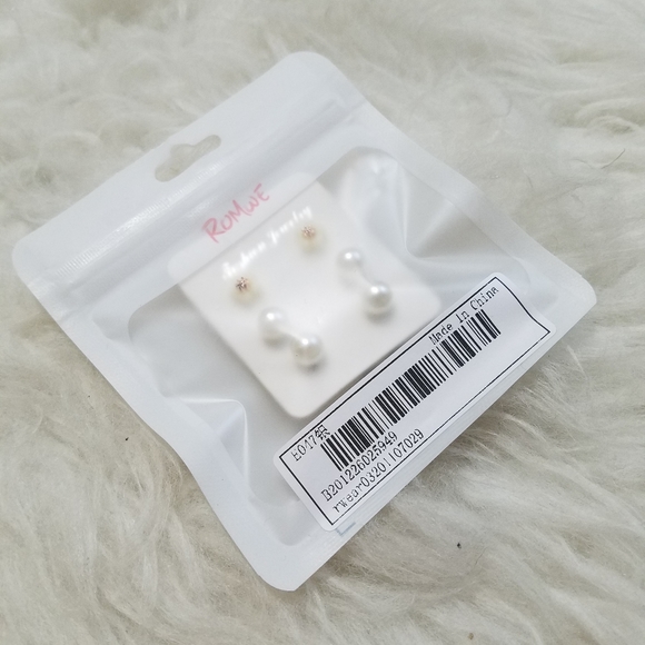 Adorable Earring Set - Picture 10 of 10